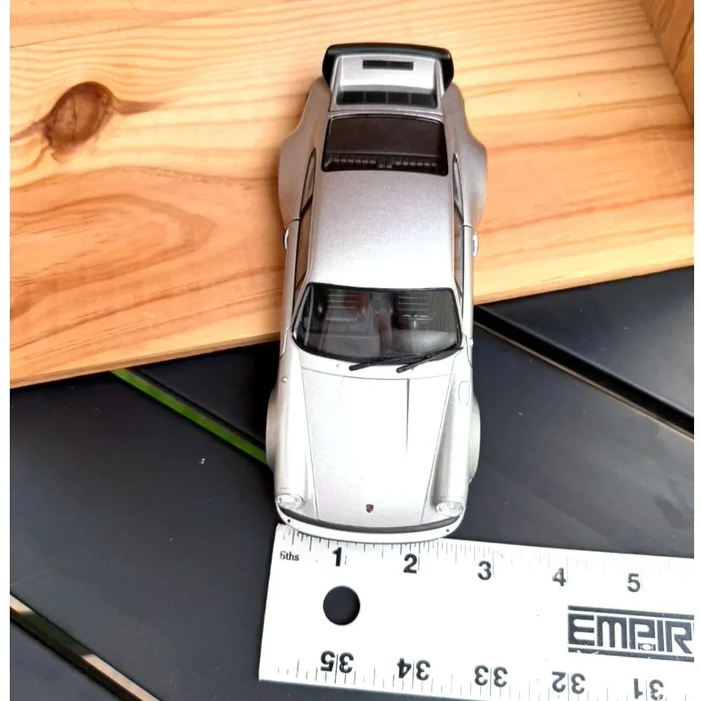 2018 Welly Porsche Silver 1974 911 Turbo Coupe #24043 Diecast Model Car